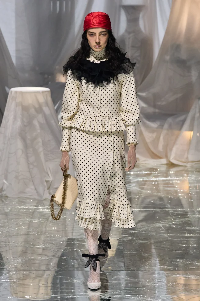 00022-valentino-spring-2025-ready-to-wear-credit-gorunway