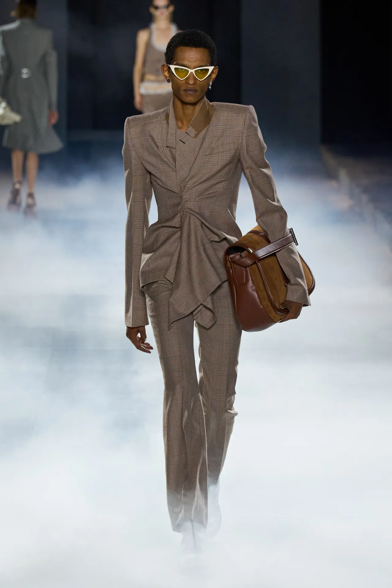 00023-alexander-mcqueen-spring-2025-ready-to-wear-credit-gorunway
