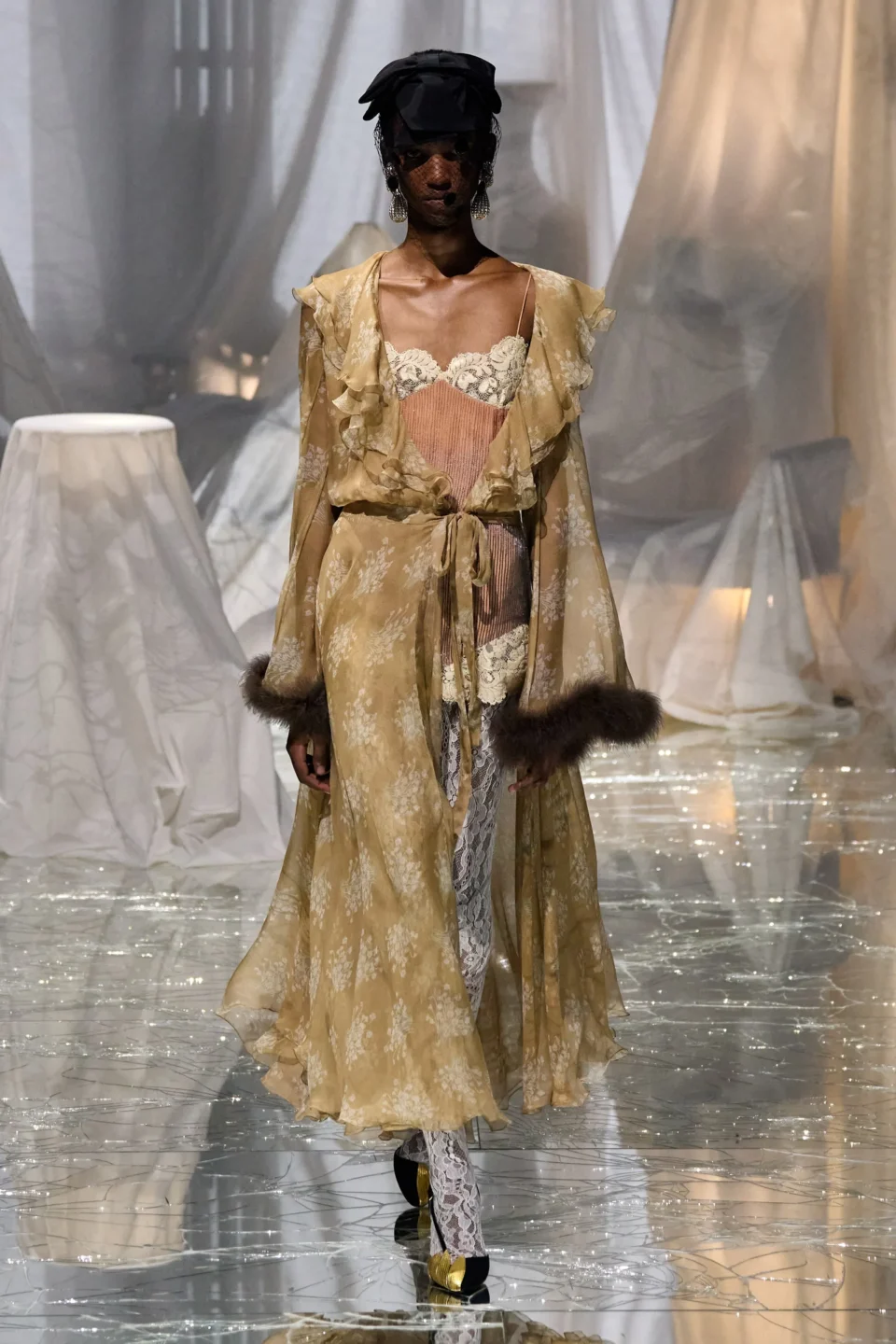 00023-valentino-spring-2025-ready-to-wear-credit-gorunway