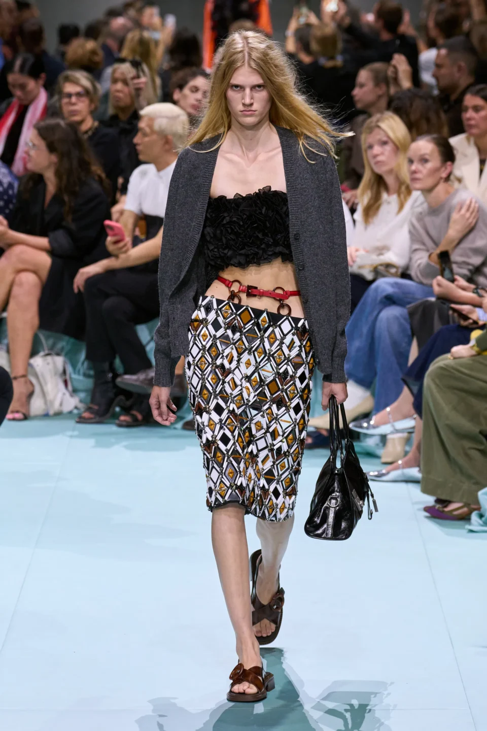 00024-prada-VERAO-2025
