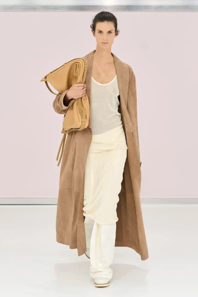 00025-fendi-spring-2025-ready-to-wear-credit-gorunway