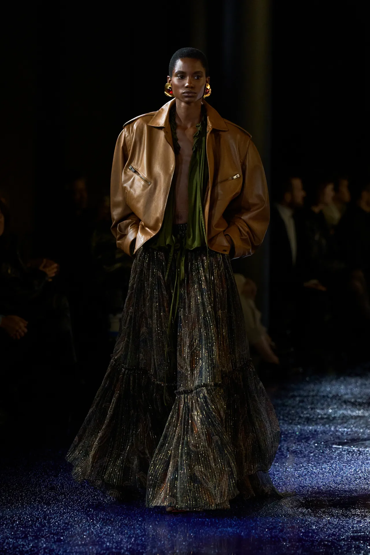 00025-saint-laurent-spring-2025-ready-to-wear-credit-gorunway