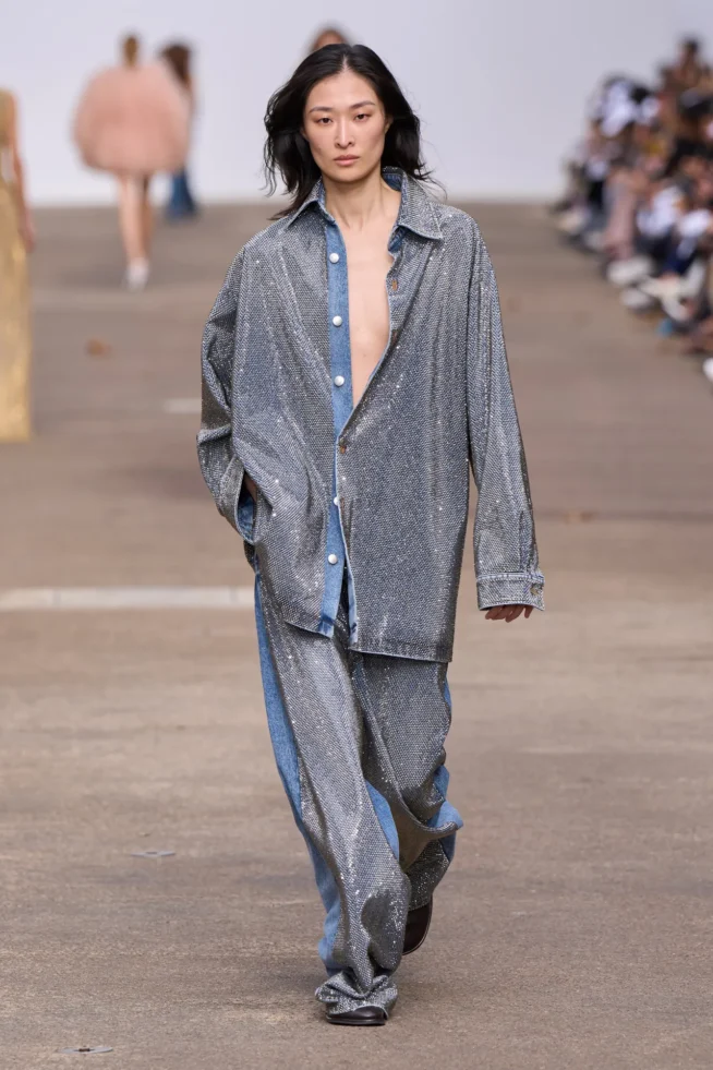 00025-stella-mccartney-spring-2025-ready-to-wear-credit-gorunway