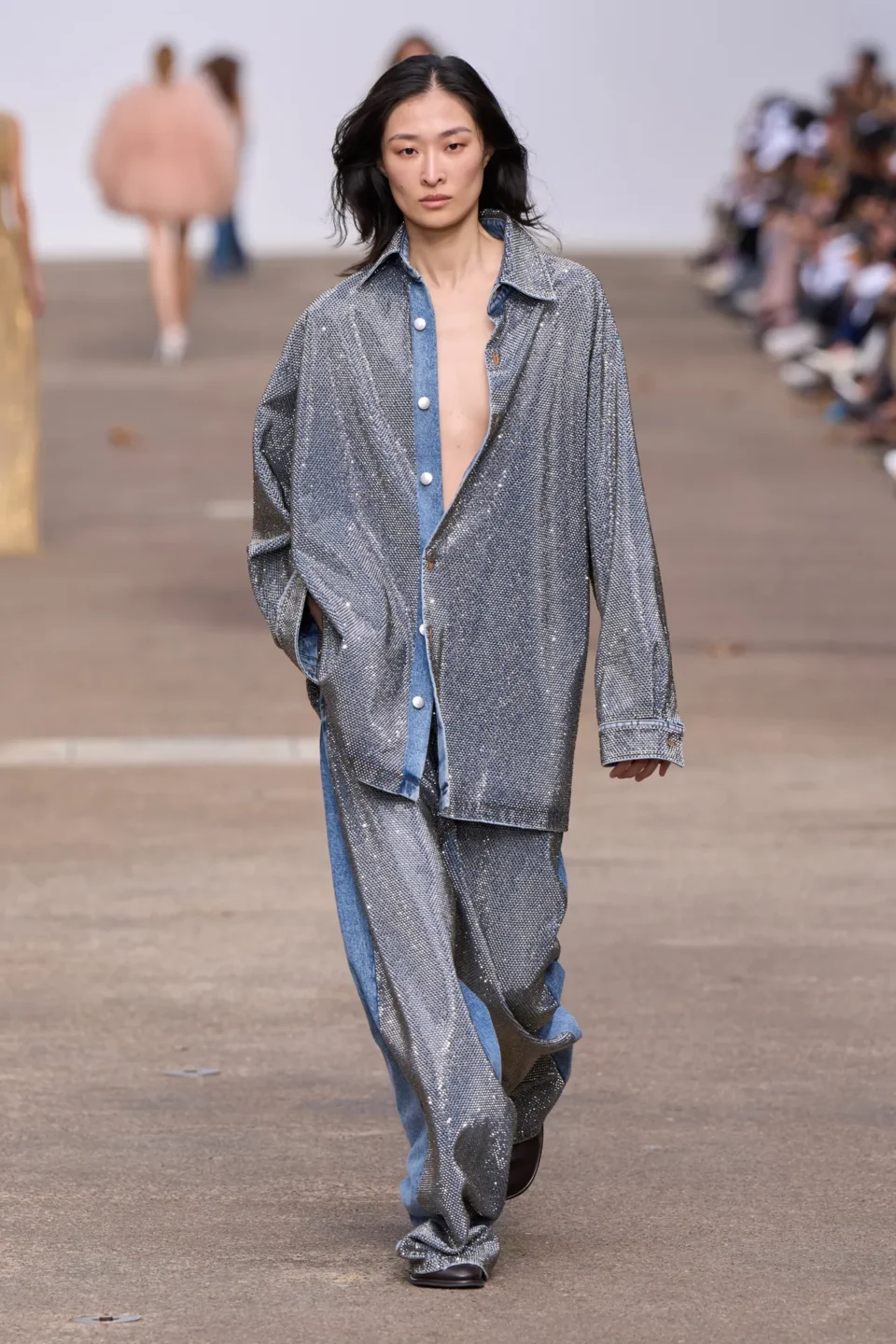 00025-stella-mccartney-spring-2025-ready-to-wear-credit-gorunway