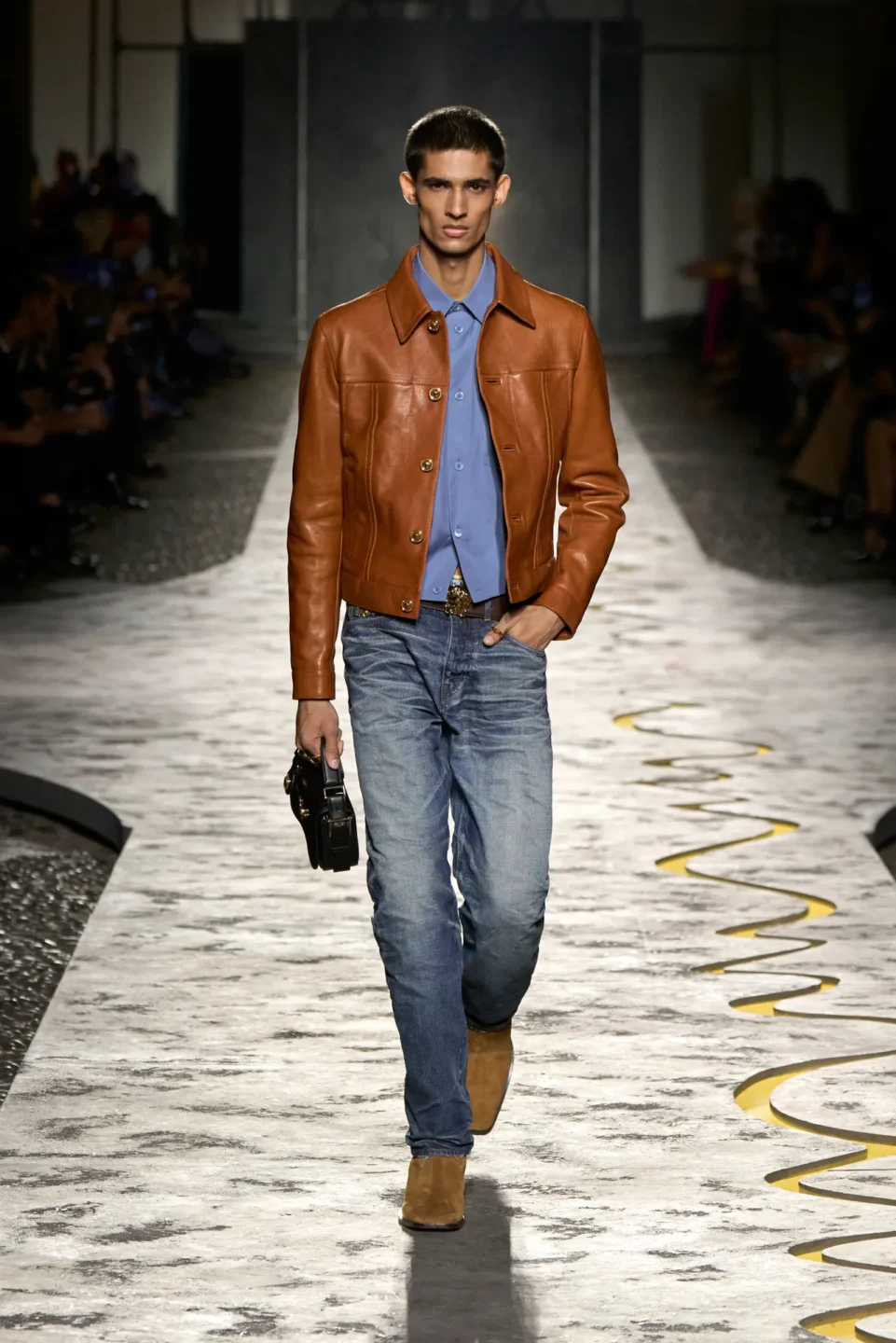 00025-versace-spring-2025-ready-to-wear-credit-gorunway