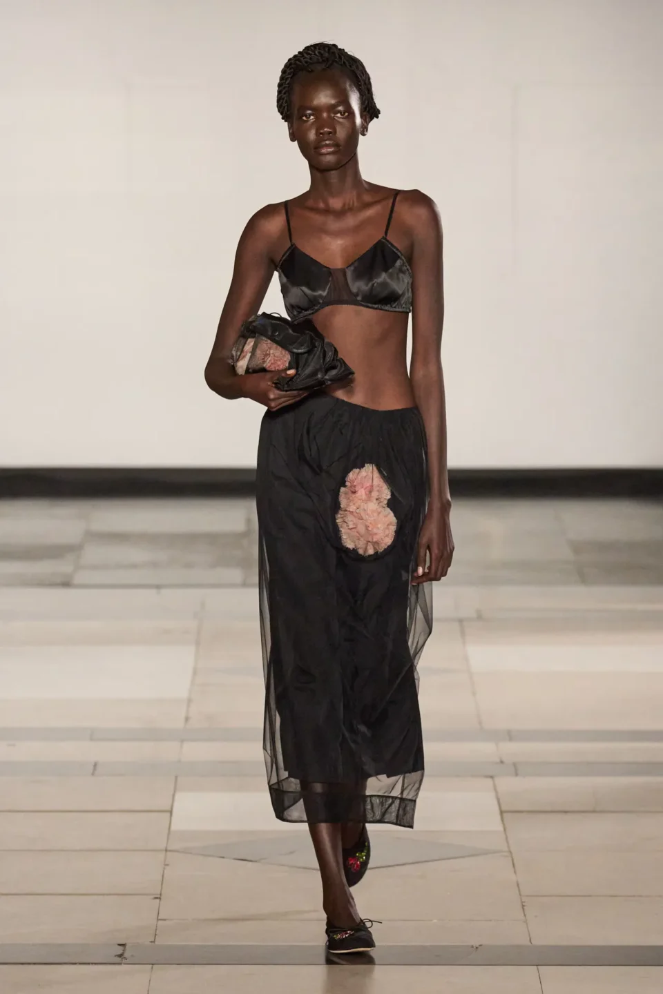 00026-simone-rocha-spring-2025-ready-to-wear-credit-gorunway