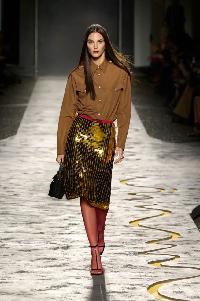 00026-versace-spring-2025-ready-to-wear-credit-gorunway