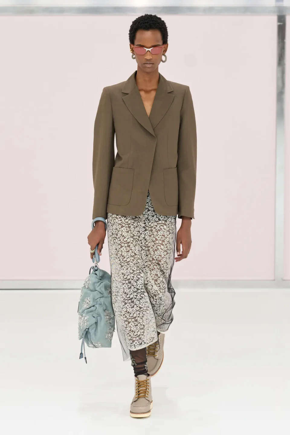 00027-fendi-spring-2025-ready-to-wear-credit-gorunway