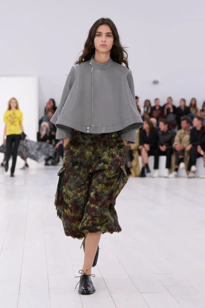 00027-loewe-spring-2025-ready-to-wear-credit-gorunway