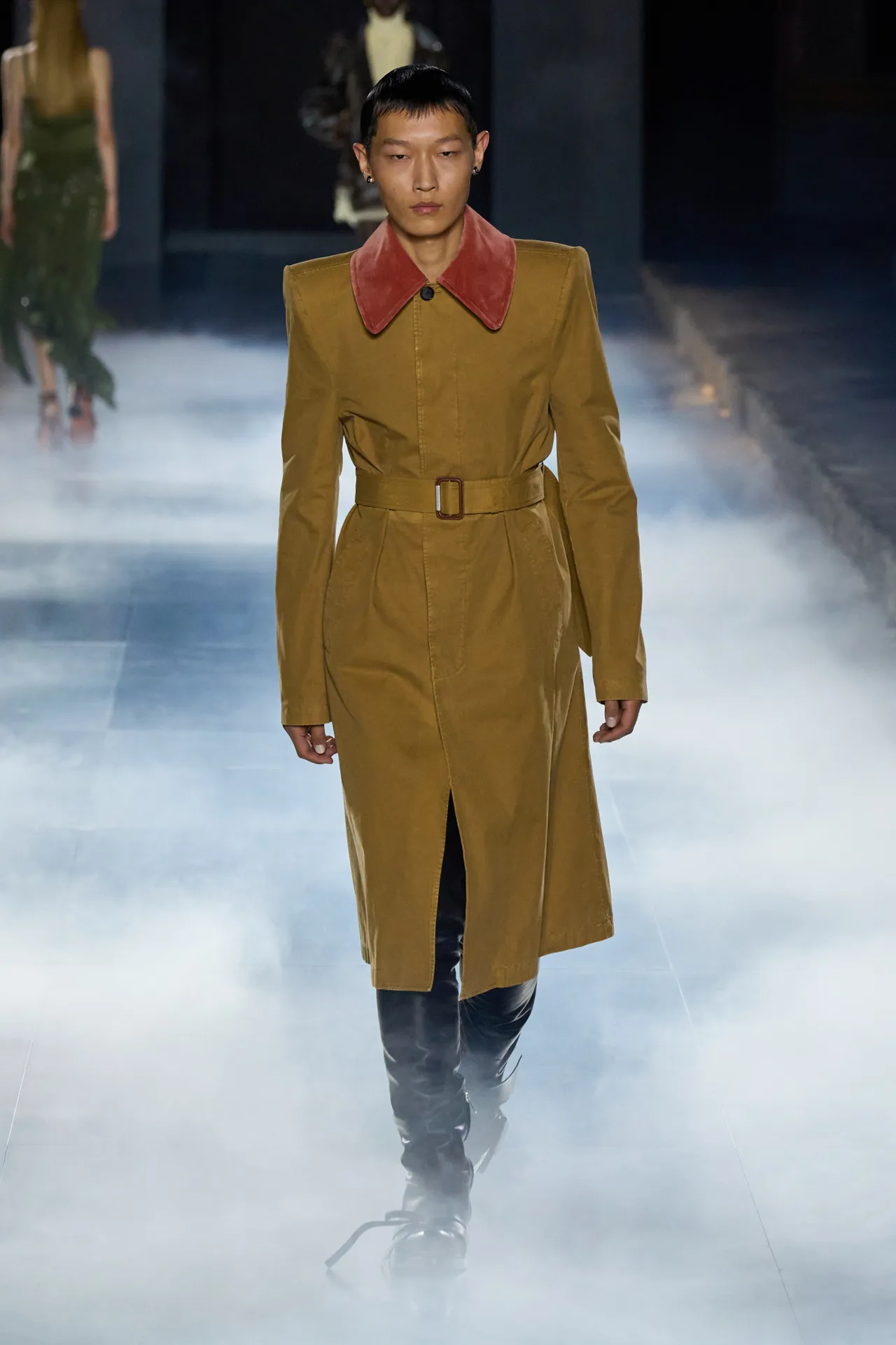 00028-alexander-mcqueen-spring-2025-ready-to-wear-credit-gorunway
