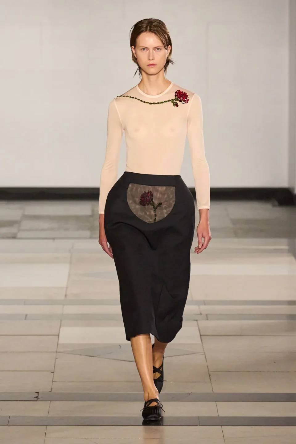 00028-simone-rocha-spring-2025-ready-to-wear-credit-gorunway
