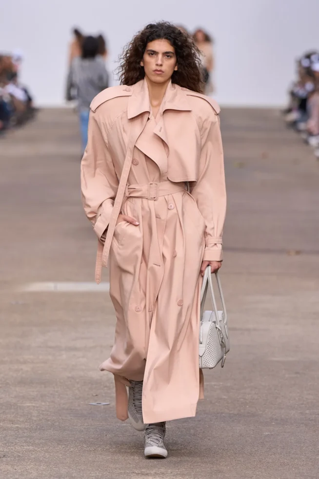 00028-stella-mccartney-spring-2025-ready-to-wear-credit-gorunway