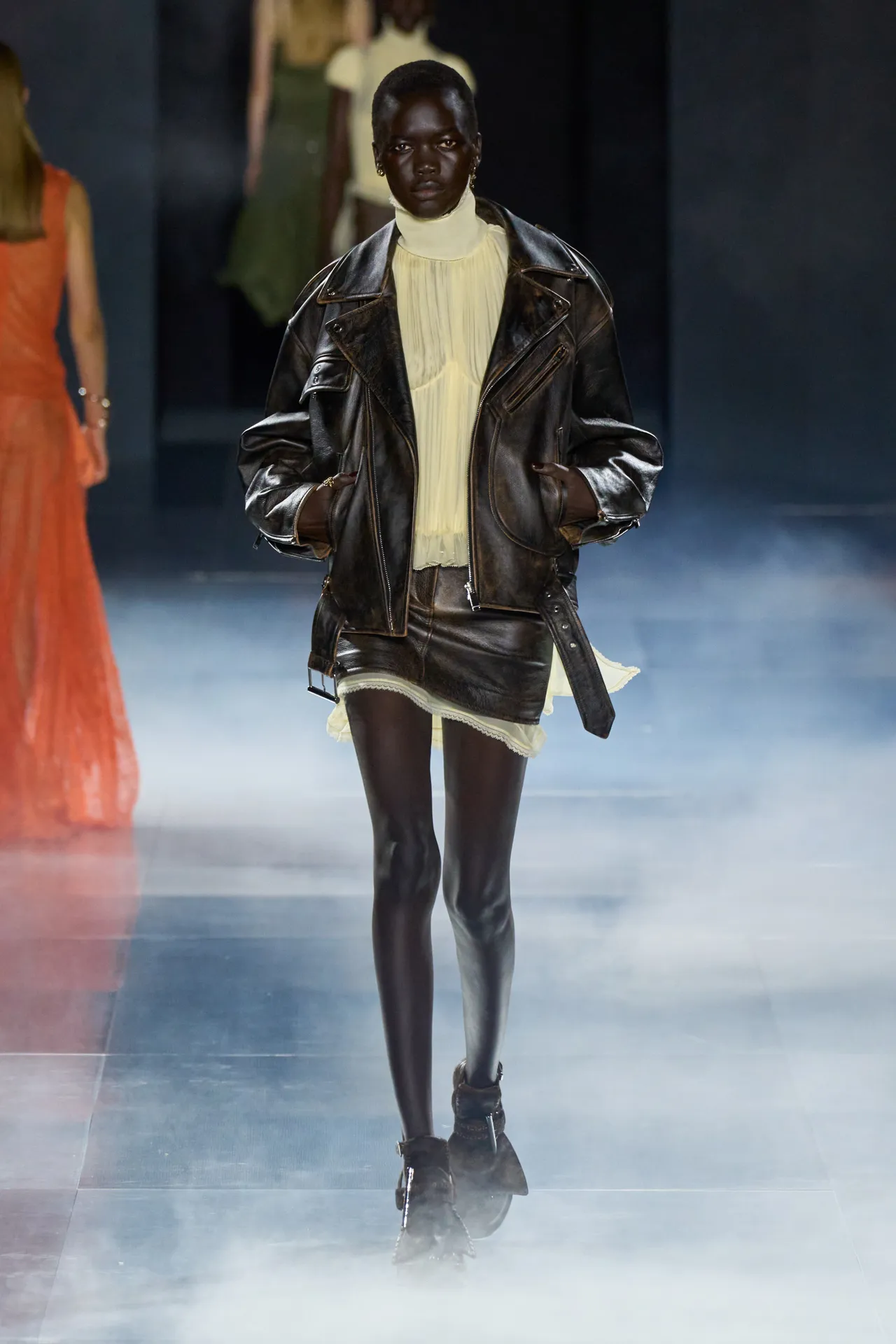 00029-alexander-mcqueen-spring-2025-ready-to-wear-credit-gorunway