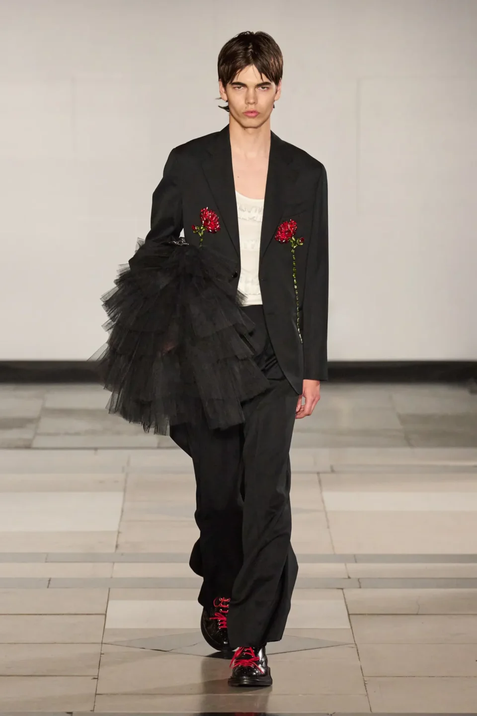 00029-simone-rocha-spring-2025-ready-to-wear-credit-gorunway