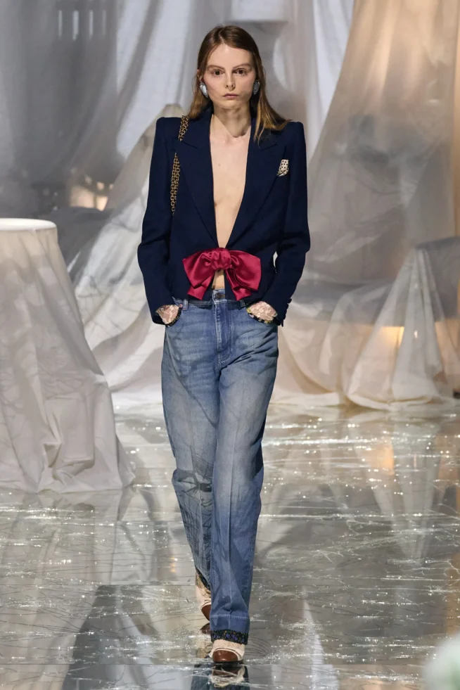 00029-valentino-spring-2025-ready-to-wear-credit-gorunway