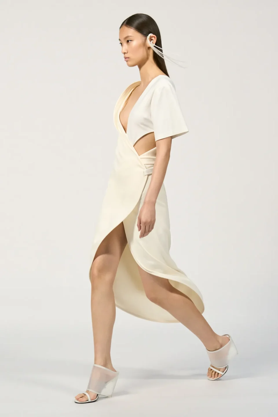 00030-courreges-spring-2025-ready-to-wear-credit-brand