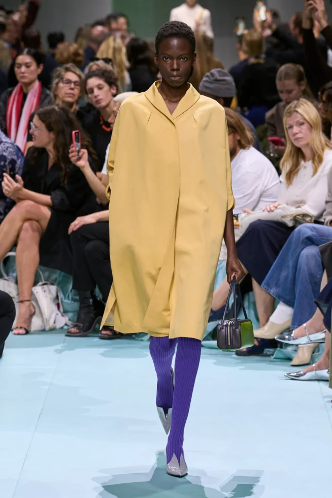 00030-prada-VERAO-2025webp