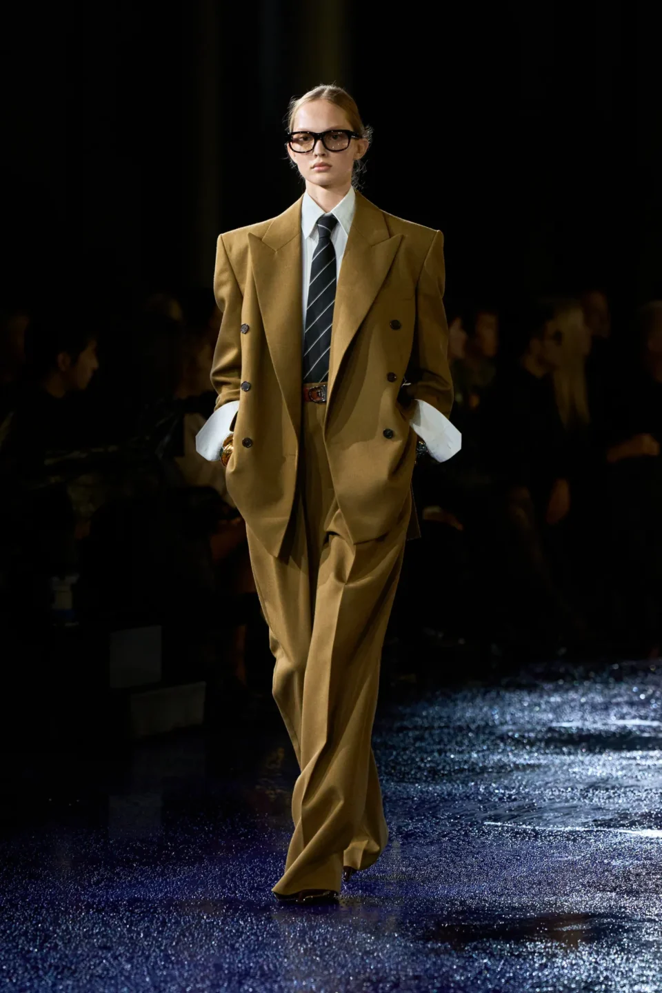 00030-saint-laurent-spring-2025-ready-to-wear-credit-gorunway