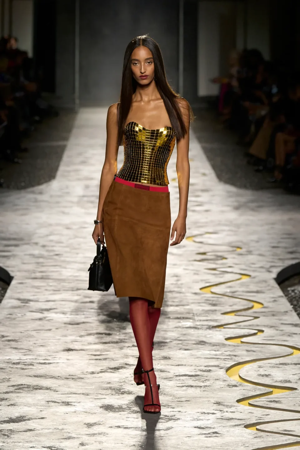 00030-versace-spring-2025-ready-to-wear-credit-gorunway
