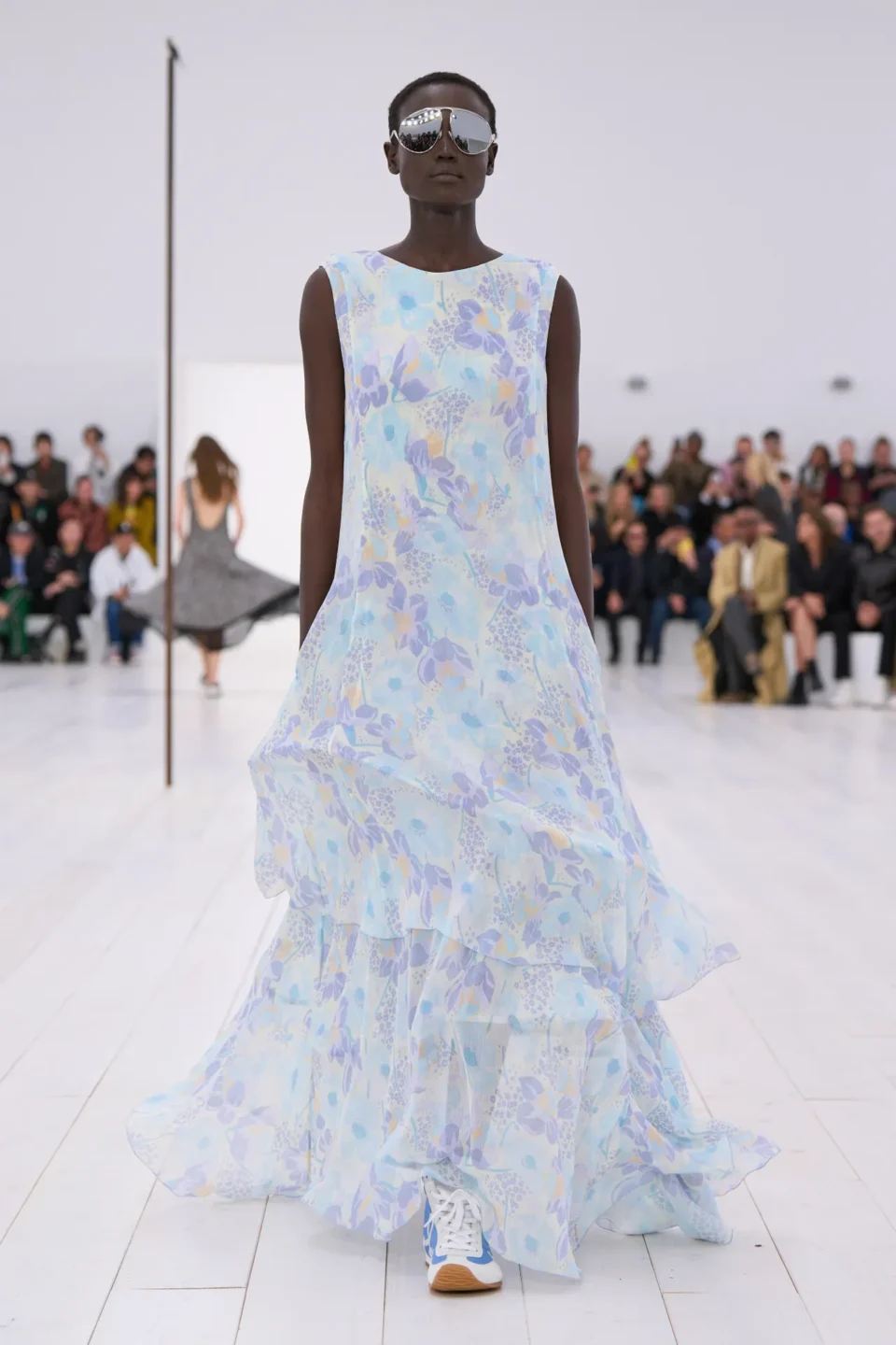 00031-loewe-spring-2025-ready-to-wear-credit-gorunway