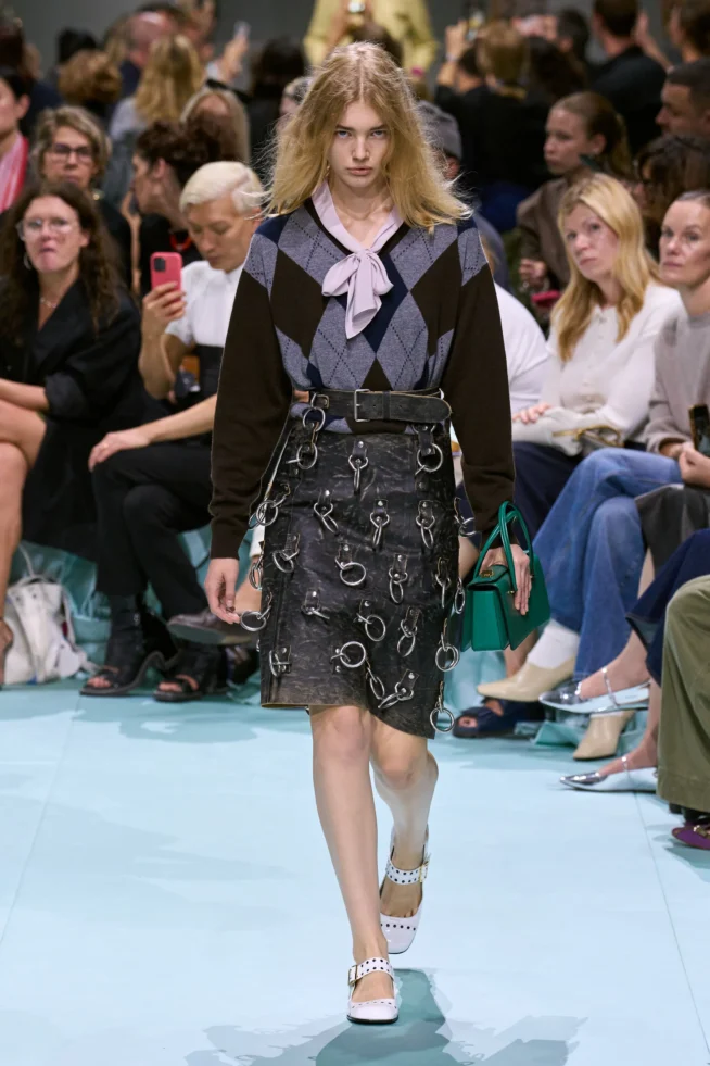 00031-prada-VERAO-2025