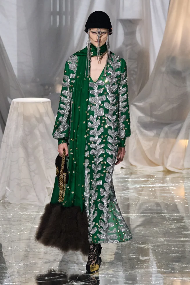 00031-valentino-spring-2025-ready-to-wear-credit-gorunway