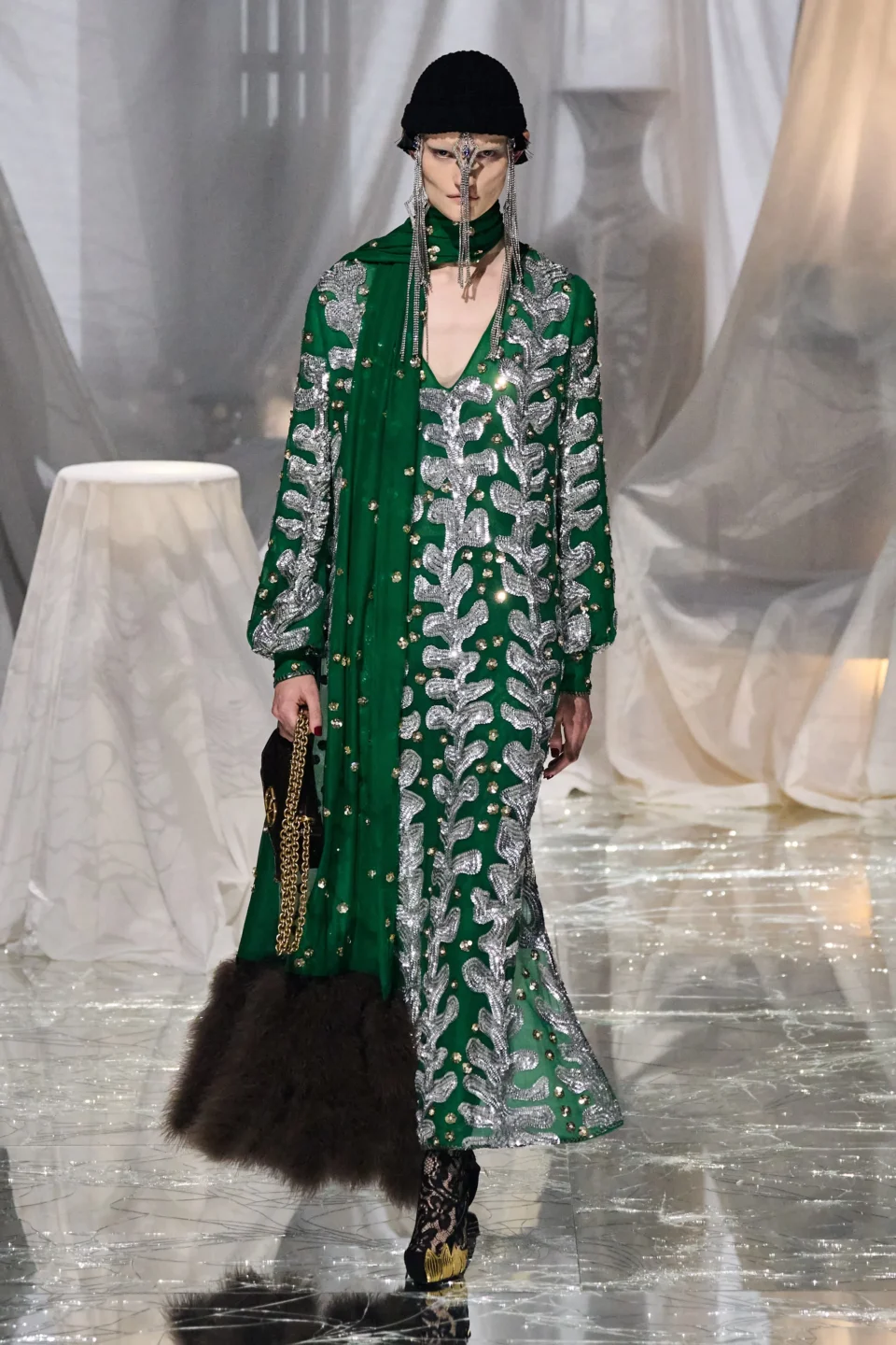 00031-valentino-spring-2025-ready-to-wear-credit-gorunway