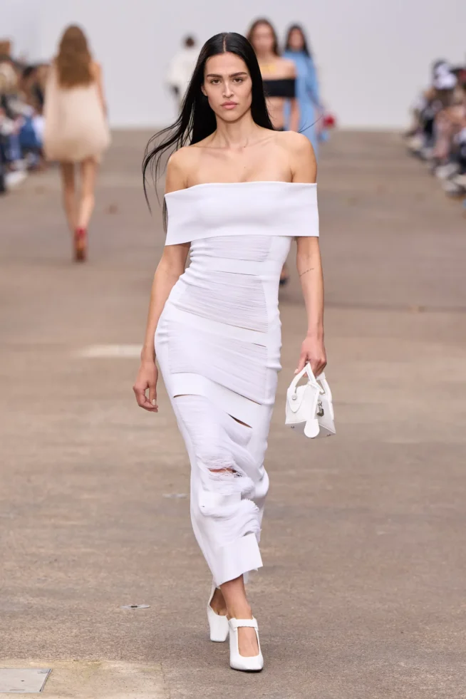 00032-stella-mccartney-spring-2025-ready-to-wear-credit-gorunway
