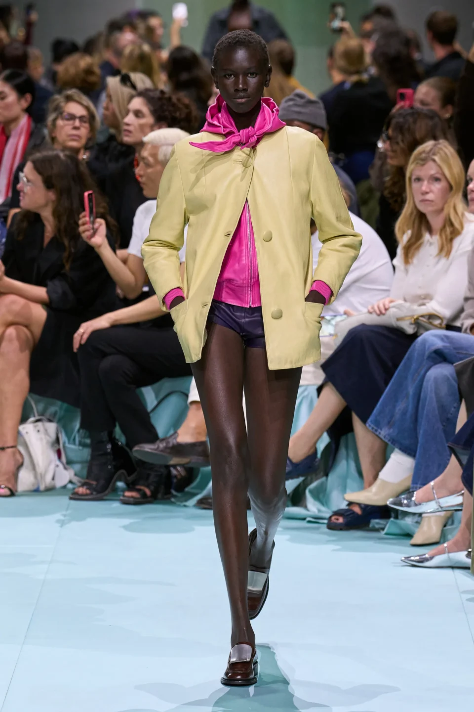 00033-prada-VERAO-2025