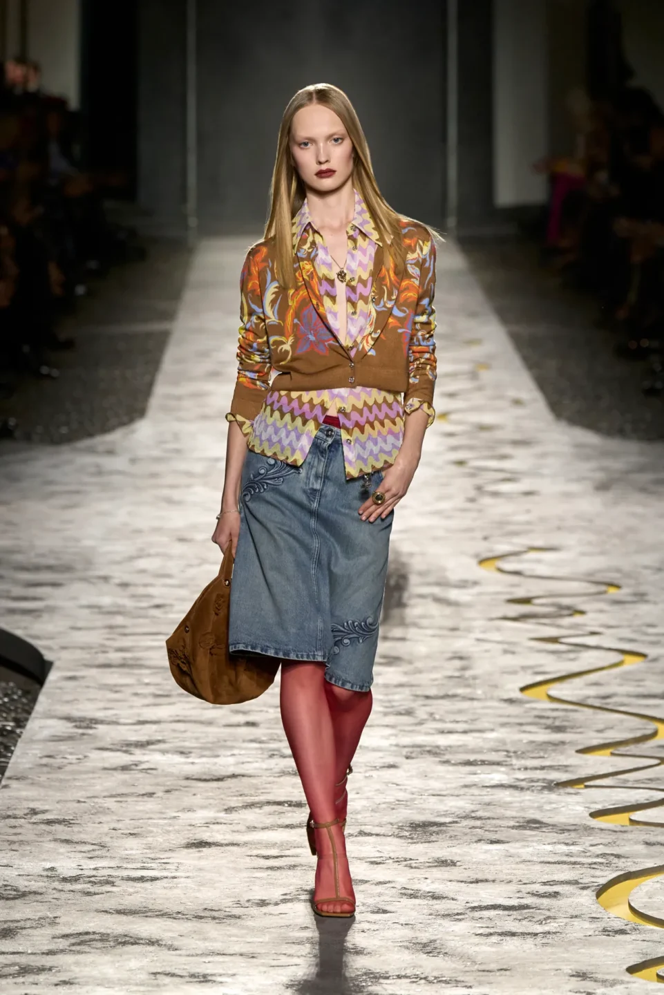 00033-versace-spring-2025-ready-to-wear-credit-gorunway