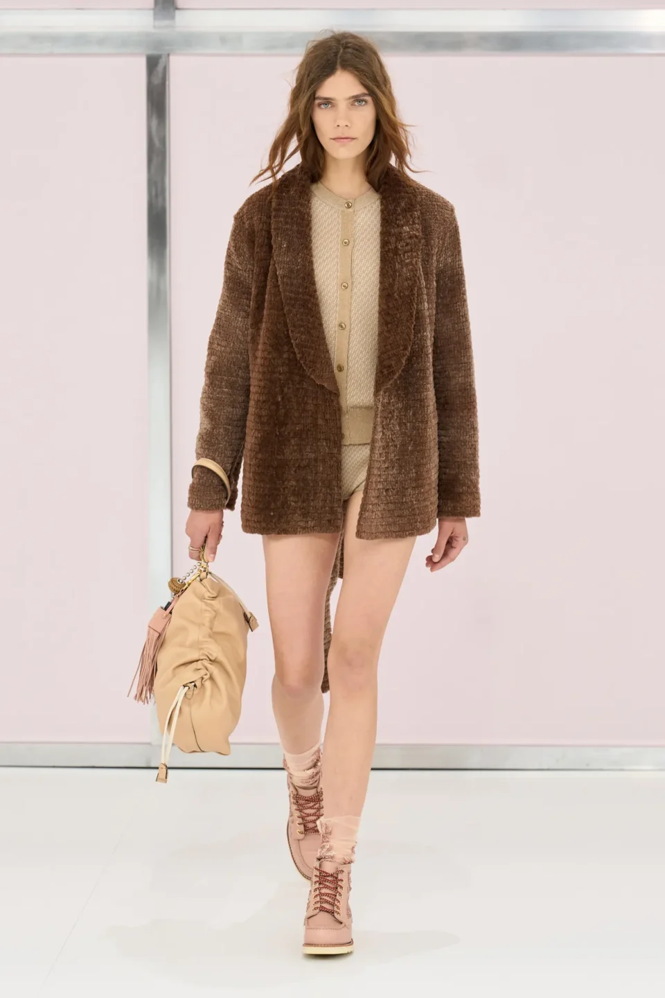 00034-fendi-spring-2025-ready-to-wear-credit-gorunway