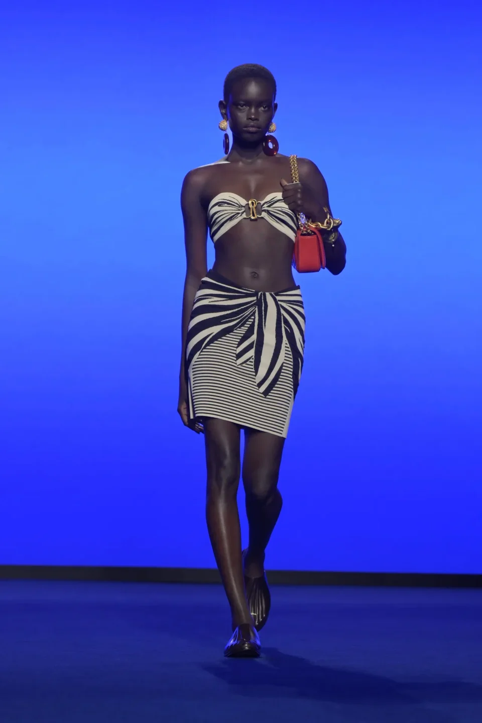 00034-schiaparelli-spring-2025-ready-to-wear-credit-brand