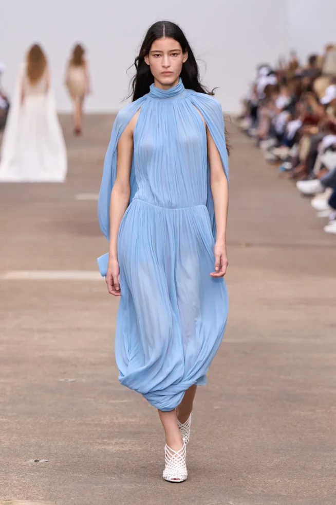00034-stella-mccartney-spring-2025-ready-to-wear-credit-gorunway