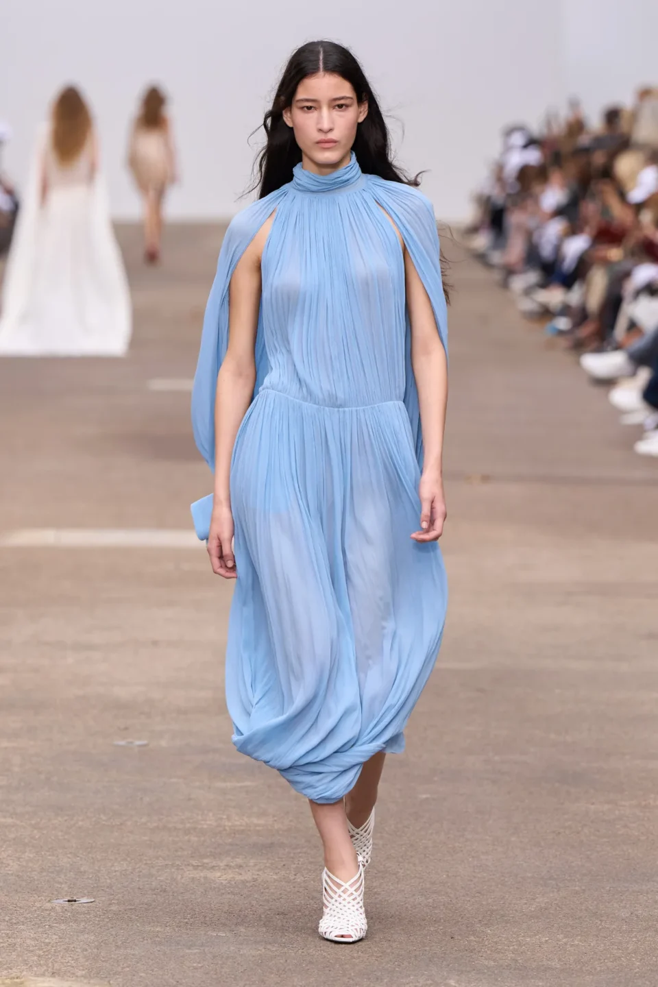 00034-stella-mccartney-spring-2025-ready-to-wear-credit-gorunway