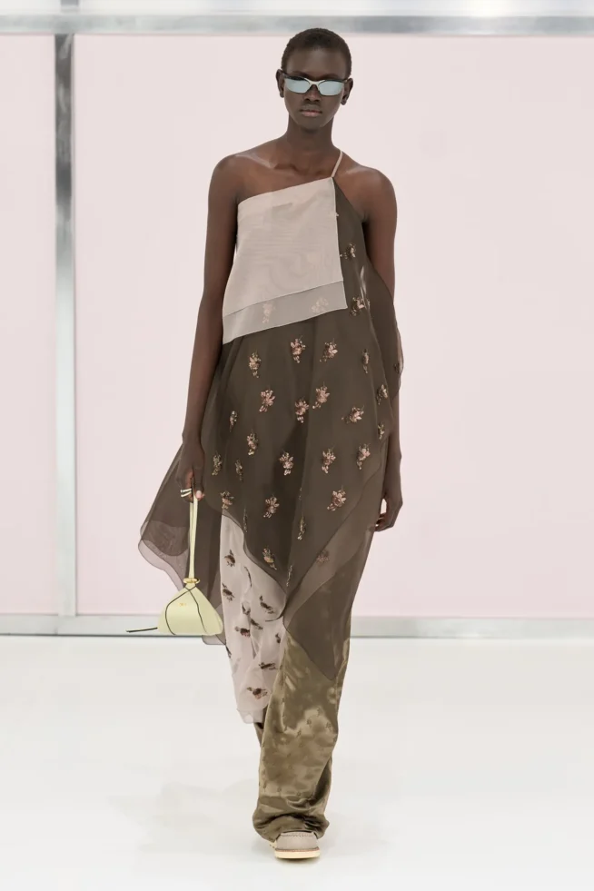 00035-fendi-spring-2025-ready-to-wear-credit-gorunway