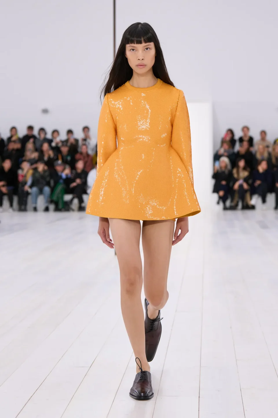 00035-loewe-spring-2025-ready-to-wear-credit-gorunway