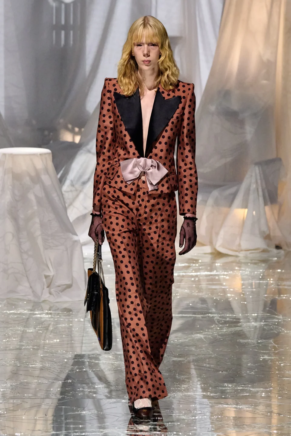 00035-valentino-spring-2025-ready-to-wear-credit-gorunway