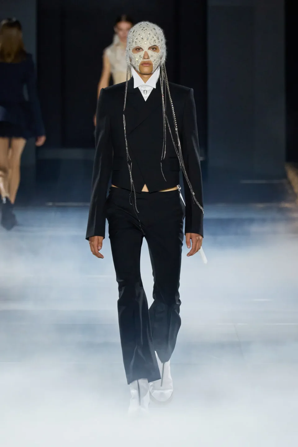00036-alexander-mcqueen-spring-2025-ready-to-wear-credit-gorunway