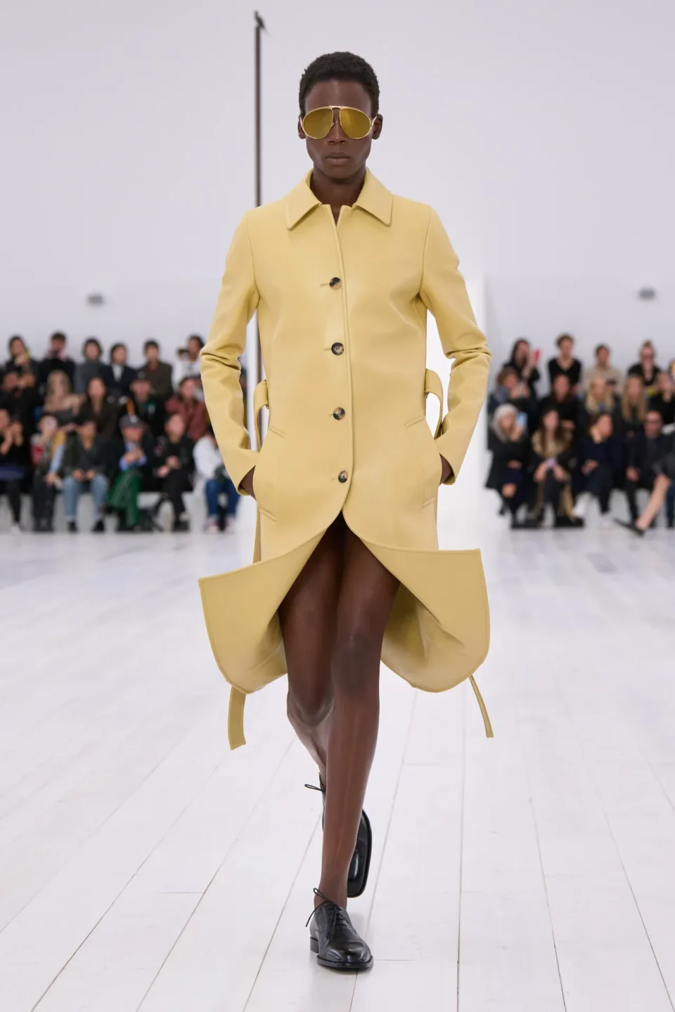 00036-loewe-spring-2025-ready-to-wear-credit-gorunway