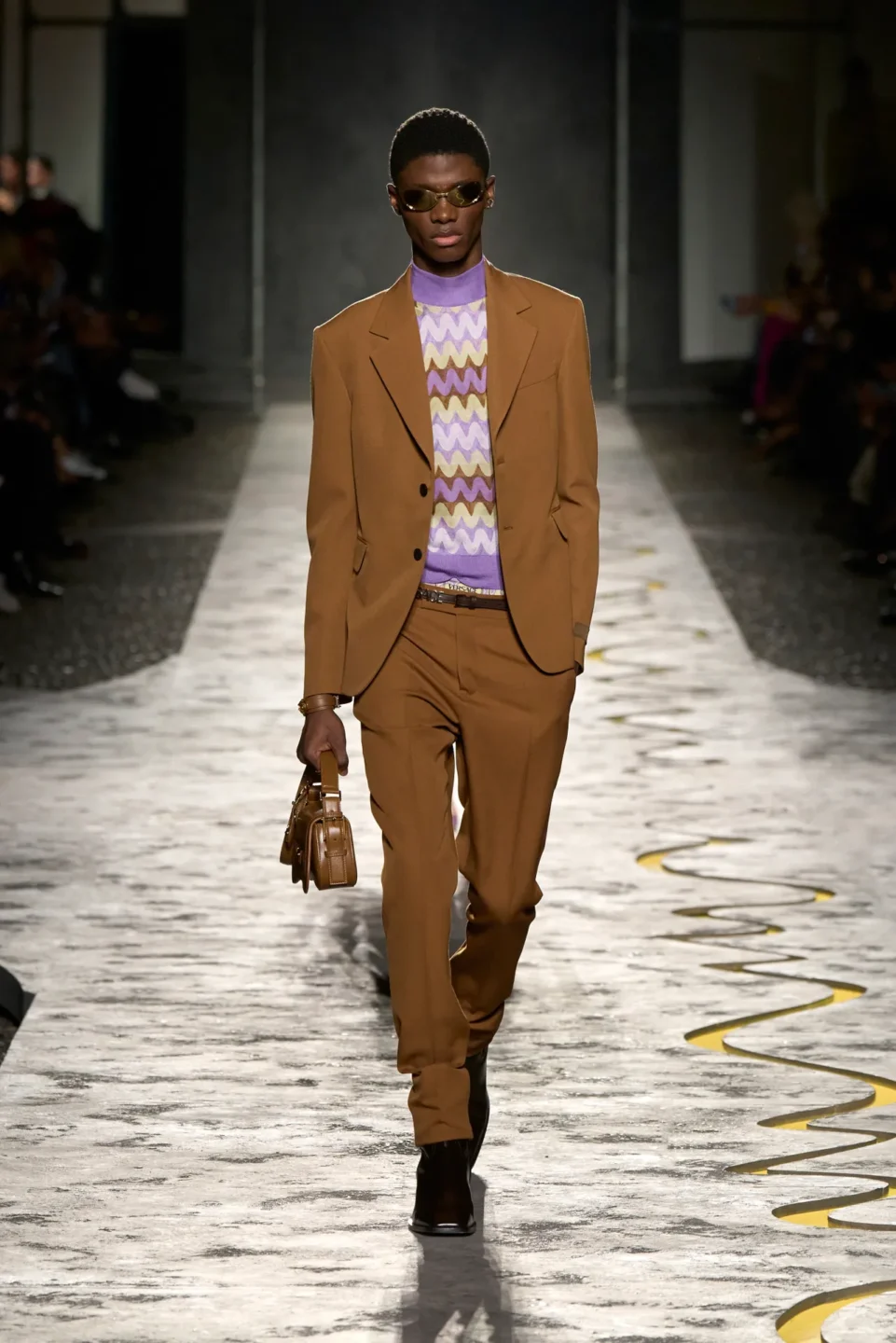 00036-versace-spring-2025-ready-to-wear-credit-gorunway