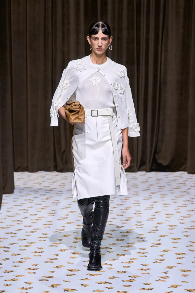 00037-jil-sander-spring-2025-ready-to-wear-credit-gorunway
