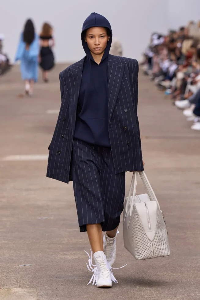 00037-stella-mccartney-spring-2025-ready-to-wear-credit-gorunway