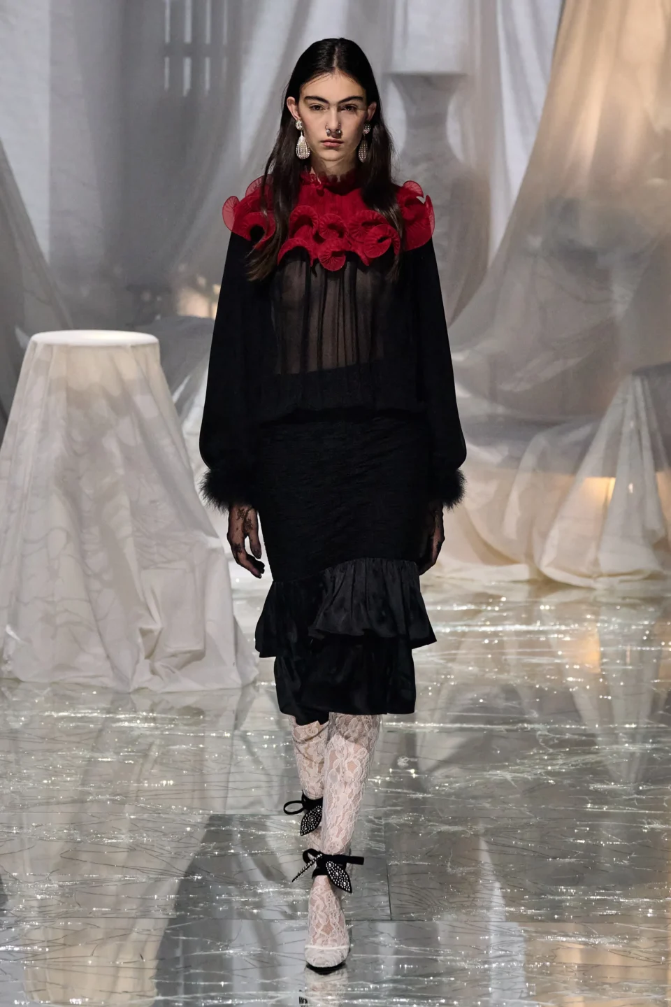 00037-valentino-spring-2025-ready-to-wear-credit-gorunway