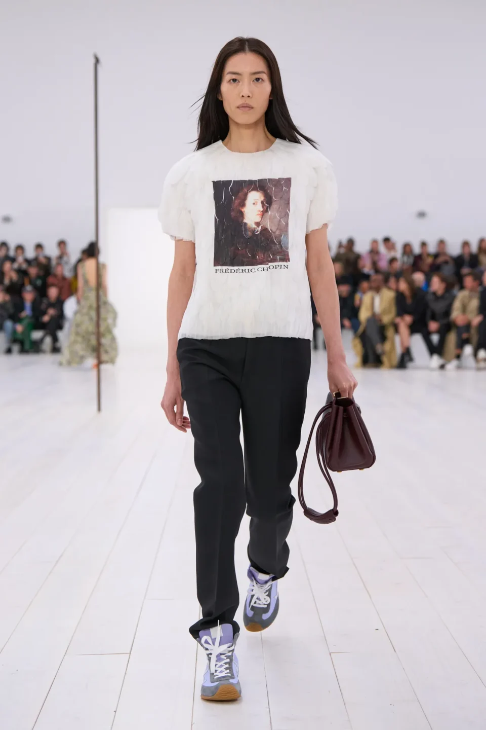 00038-loewe-spring-2025-ready-to-wear-credit-gorunway