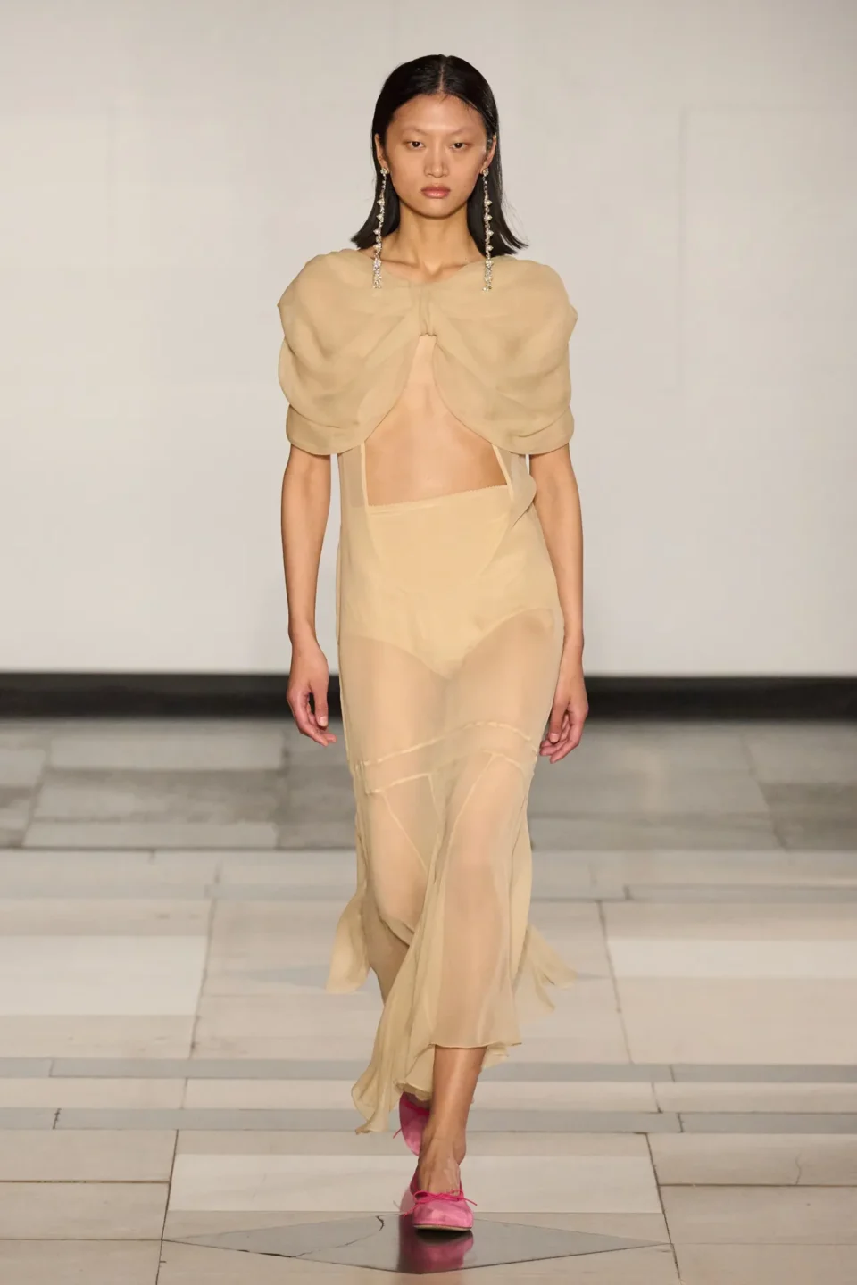 00038-simone-rocha-spring-2025-ready-to-wear-credit-gorunway
