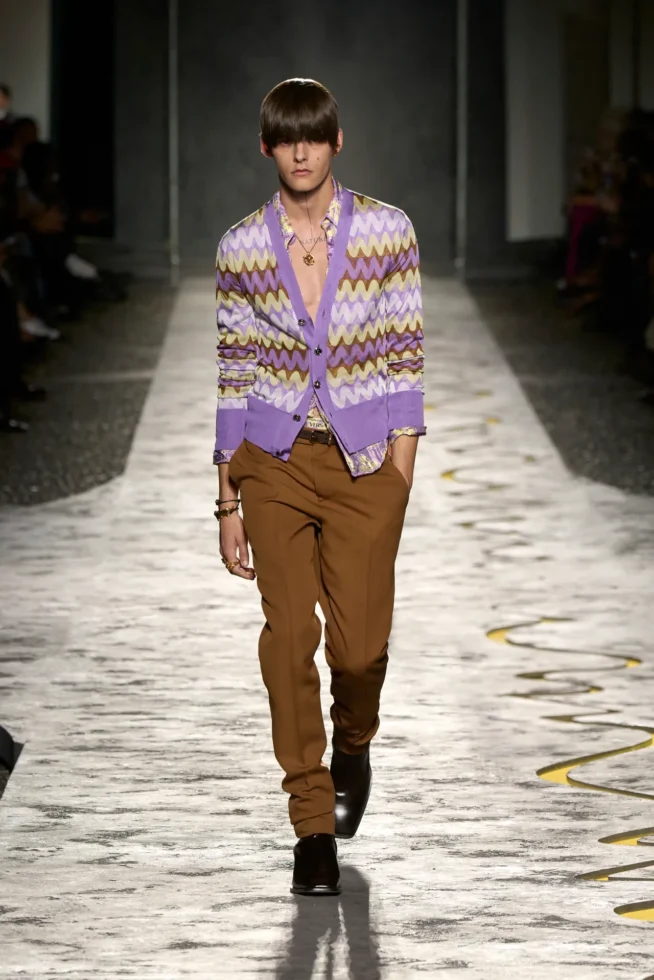 00038-versace-spring-2025-ready-to-wear-credit-gorunway