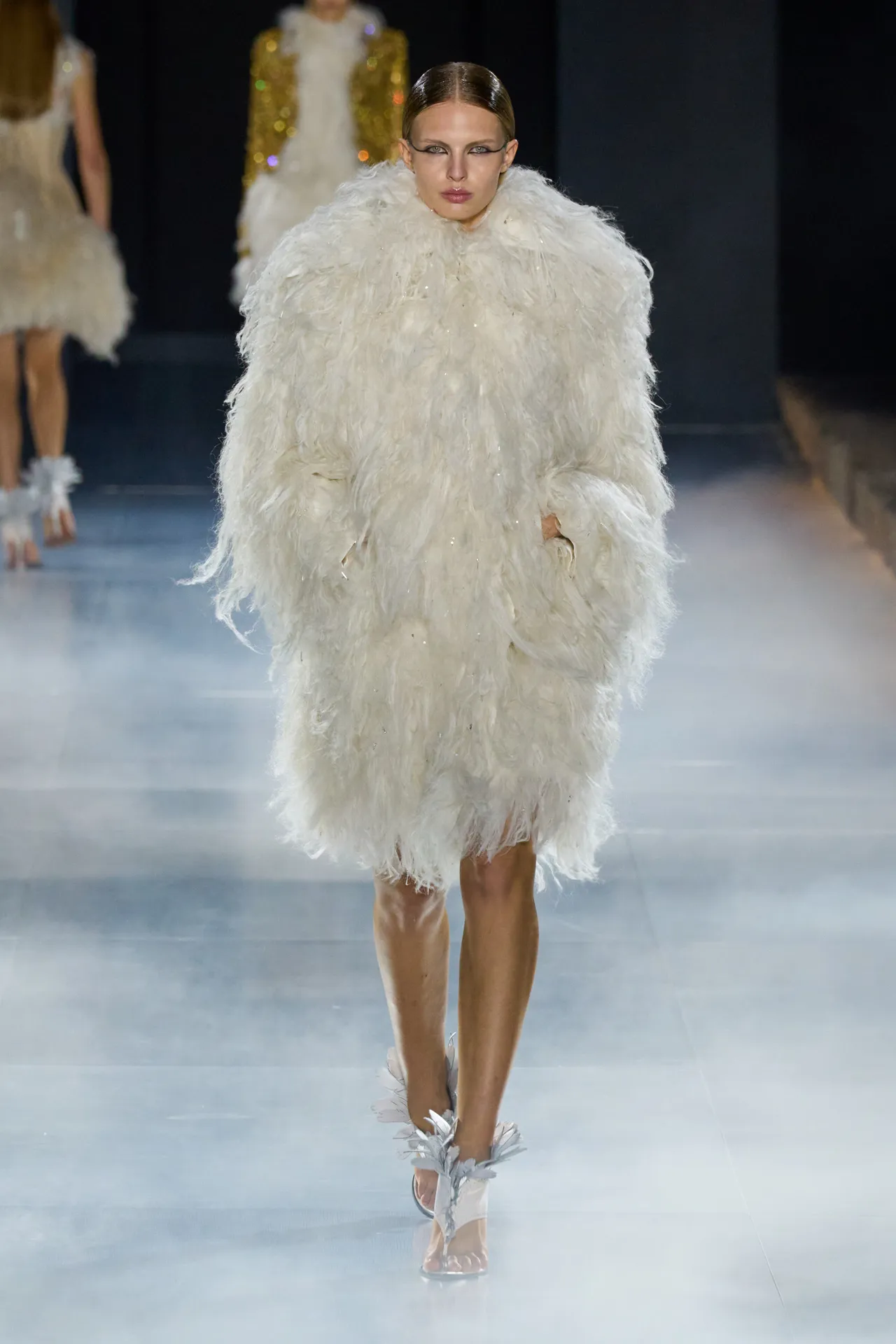 00039-alexander-mcqueen-spring-2025-ready-to-wear-credit-gorunway