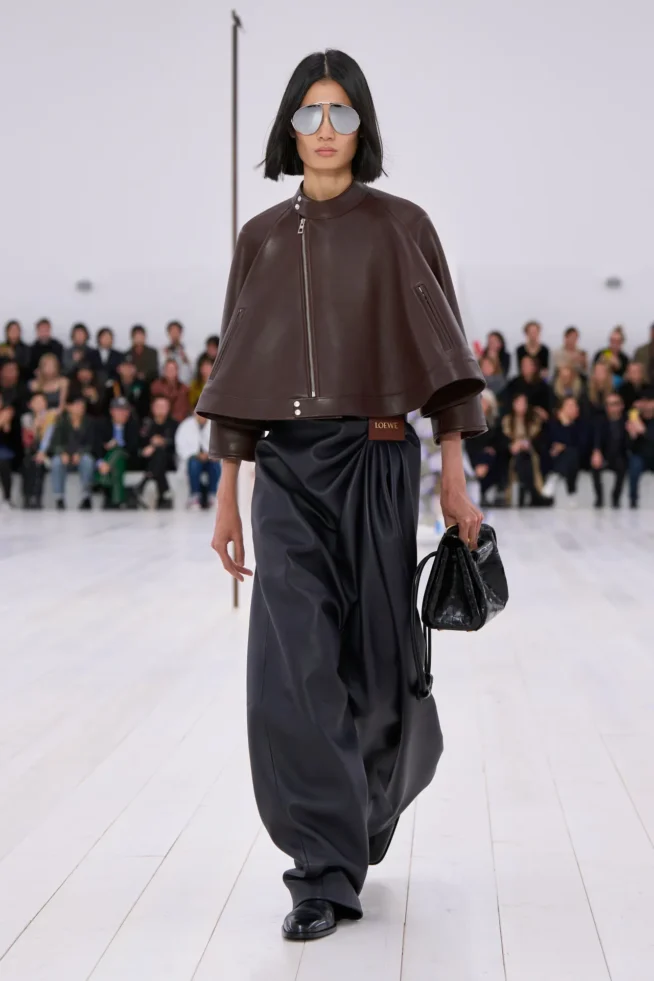 00039-loewe-spring-2025-ready-to-wear-credit-gorunway