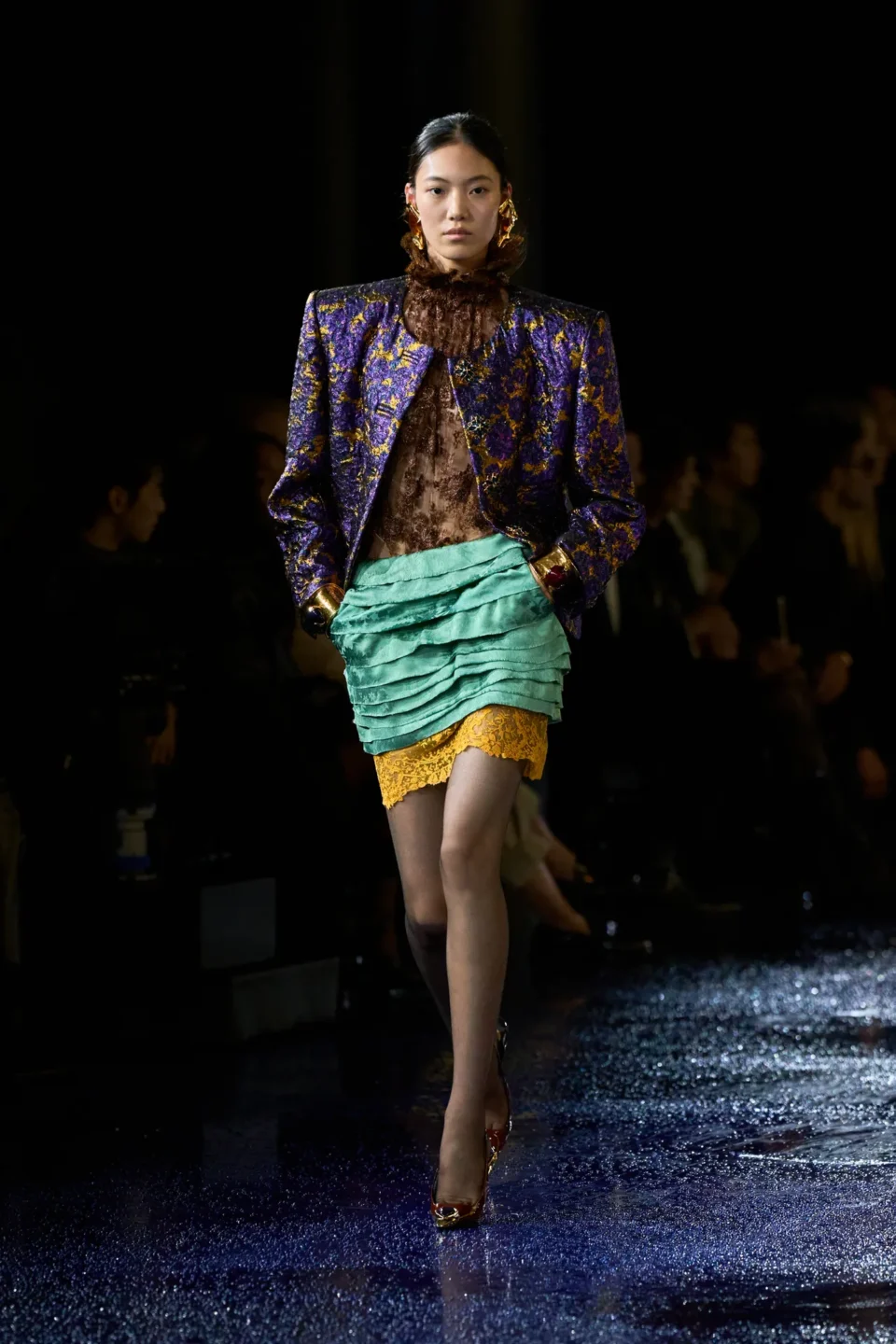 00039-saint-laurent-spring-2025-ready-to-wear-credit-gorunway