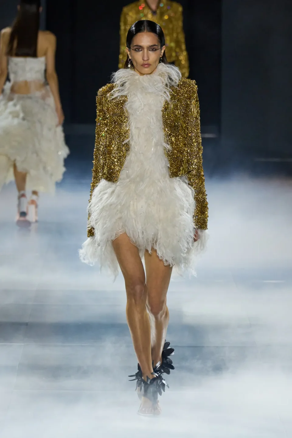 00040-alexander-mcqueen-spring-2025-ready-to-wear-credit-gorunway